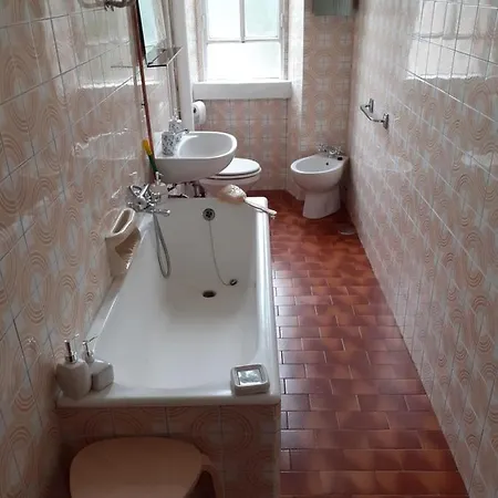 Meneghina House דירה